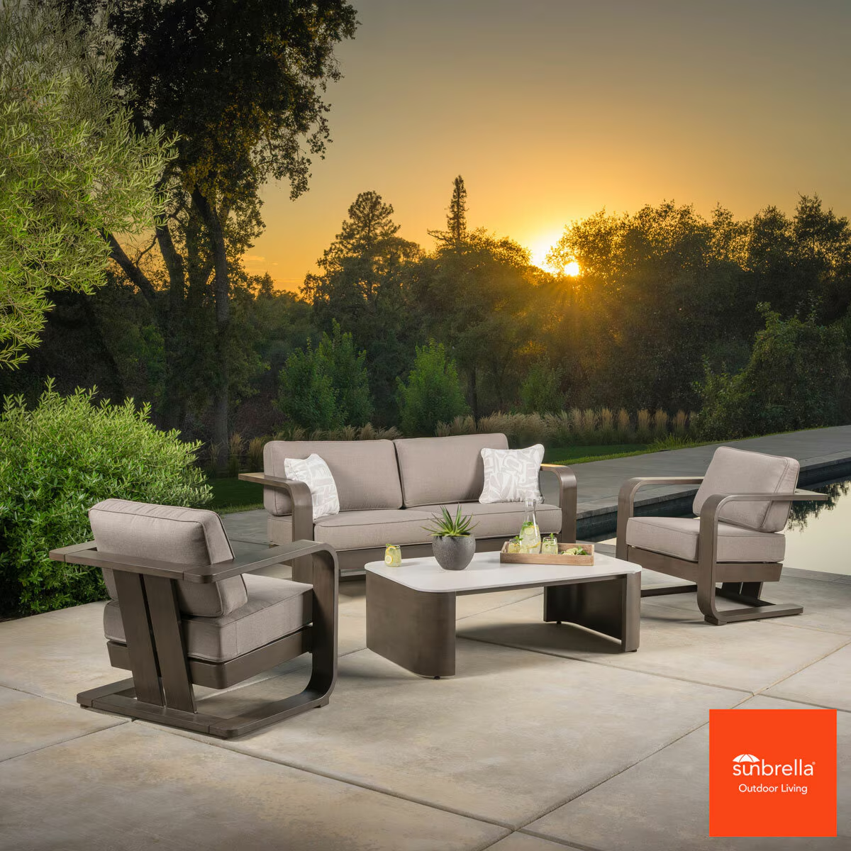 Sunvilla Gibson 4 Piece Deep Seating Set + Cover